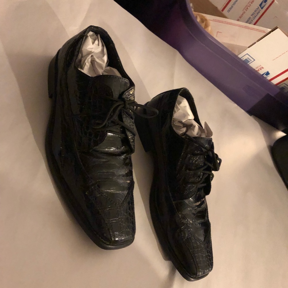 MENS SIZE- 7.   Stacy Adams shoes